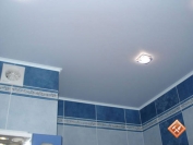 Натяжной потолок под ключ в ванной и туалете
